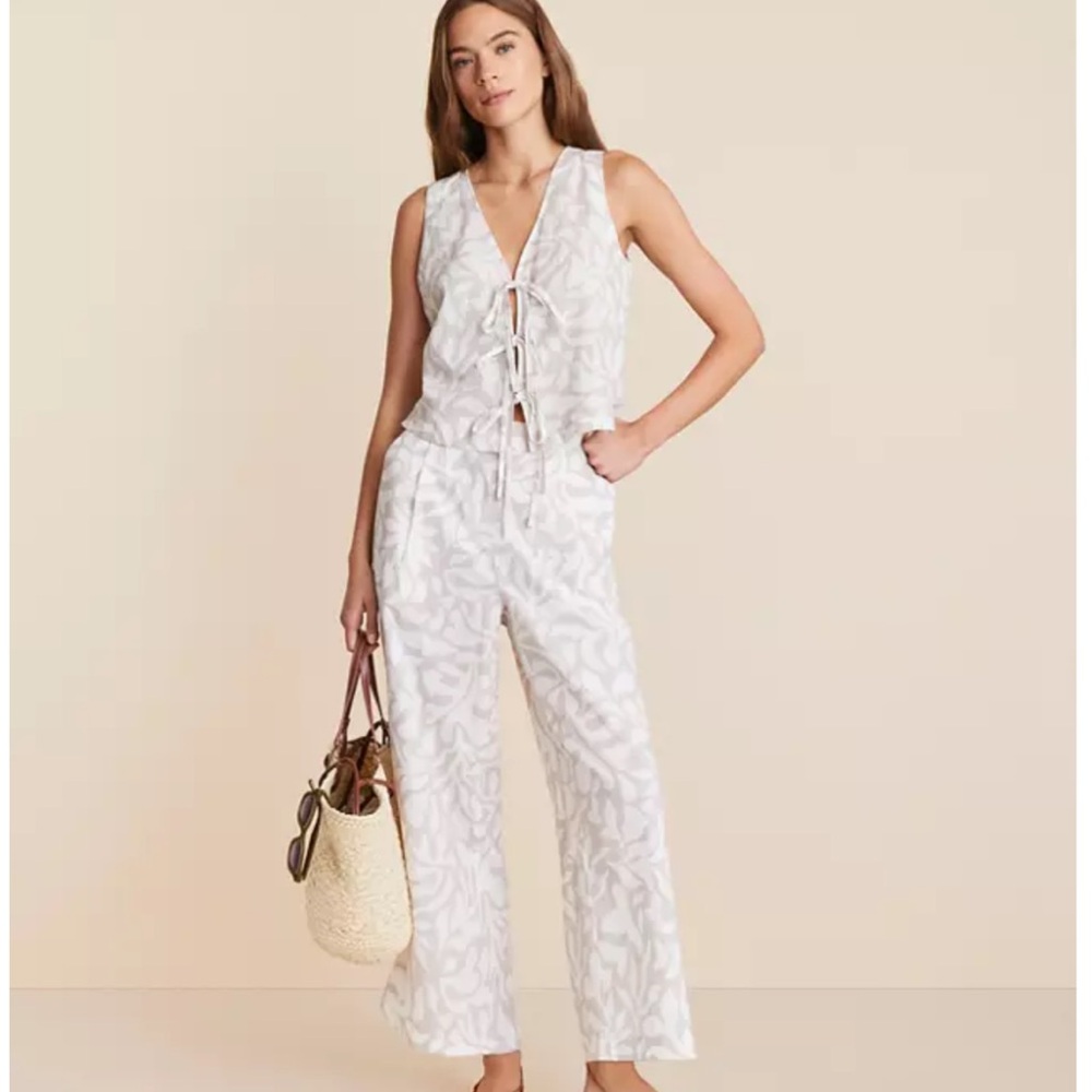 Lou & Grey White and Gray Patterned Jumpsuit